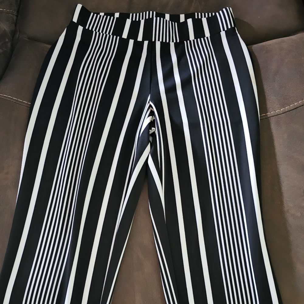 NYCC Black White Straight Leg Stretchy Striped Pants 10 Petite